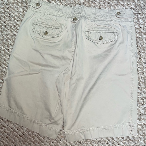 2 for $20 or 5 for $40
EDDIE BAUER SHORTS - SIZE 6 - Picture 3 of 4